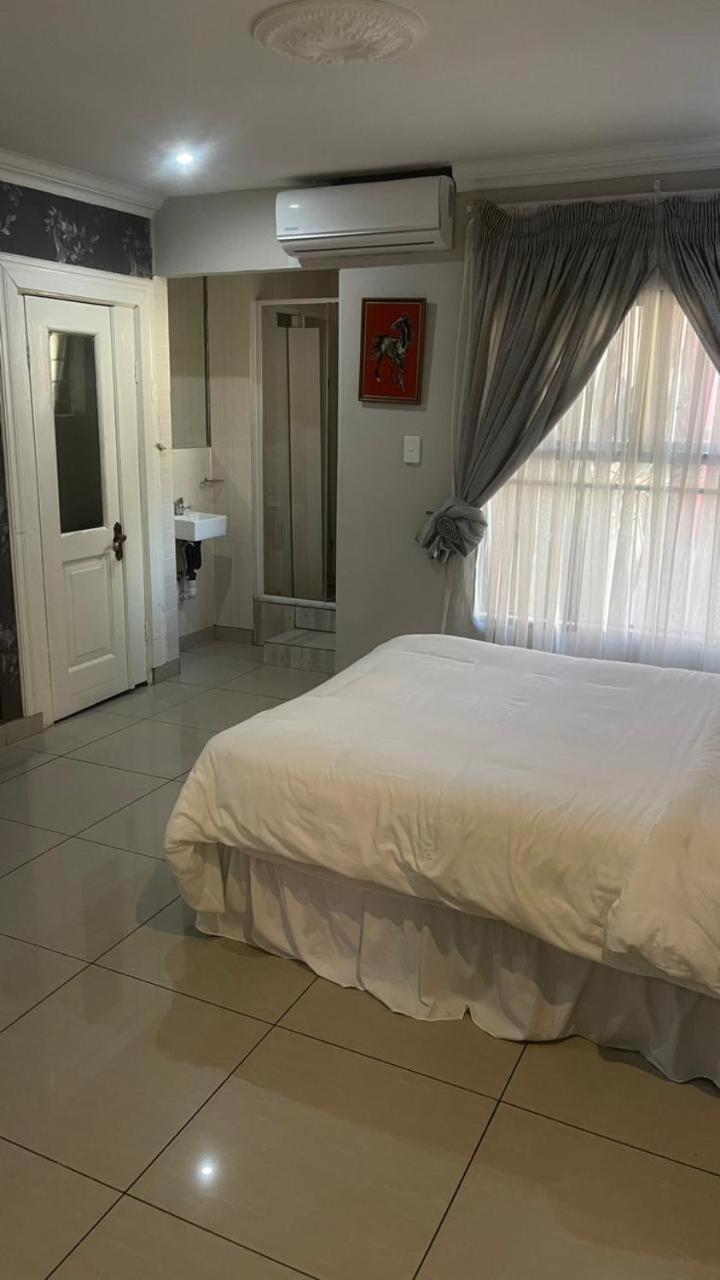 Ramata Guest House Pretoria Bagian luar foto