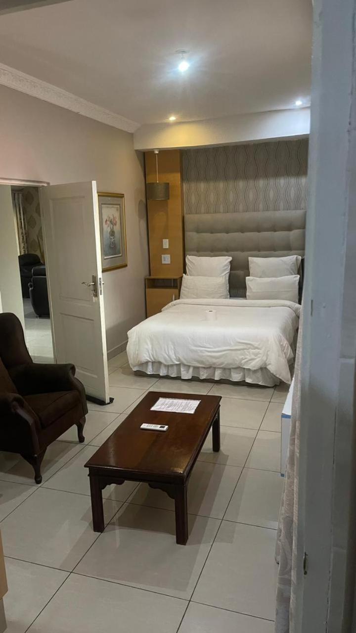 Ramata Guest House Pretoria Bagian luar foto